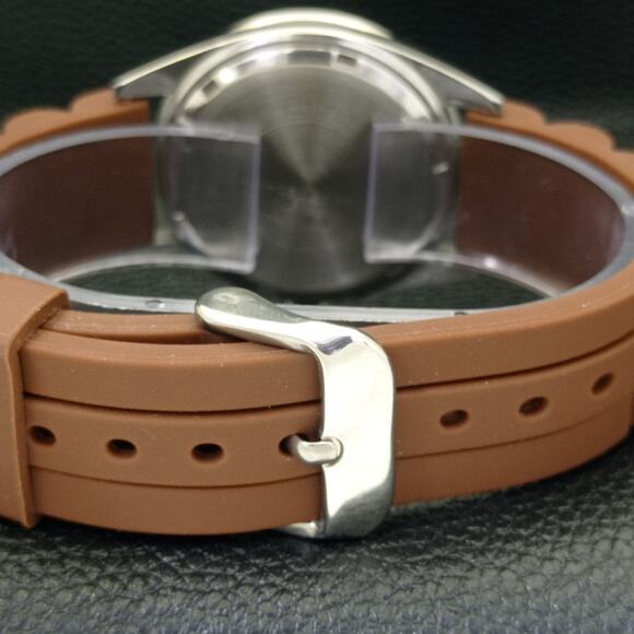 Vintage 1980 Citizen Automatic Mens Silver Watch W/Rubber Strap & White accents - Picture 2 of 8